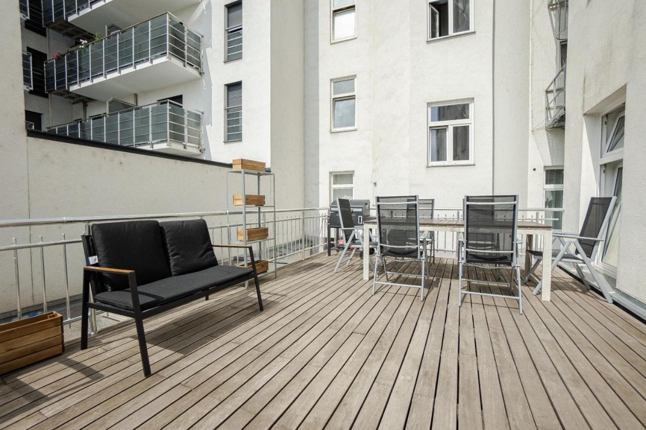 Spacious Apartment With Huge Shared Terrace And Grill Located Between City Centre And Donau River Vídeň Exteriér fotografie