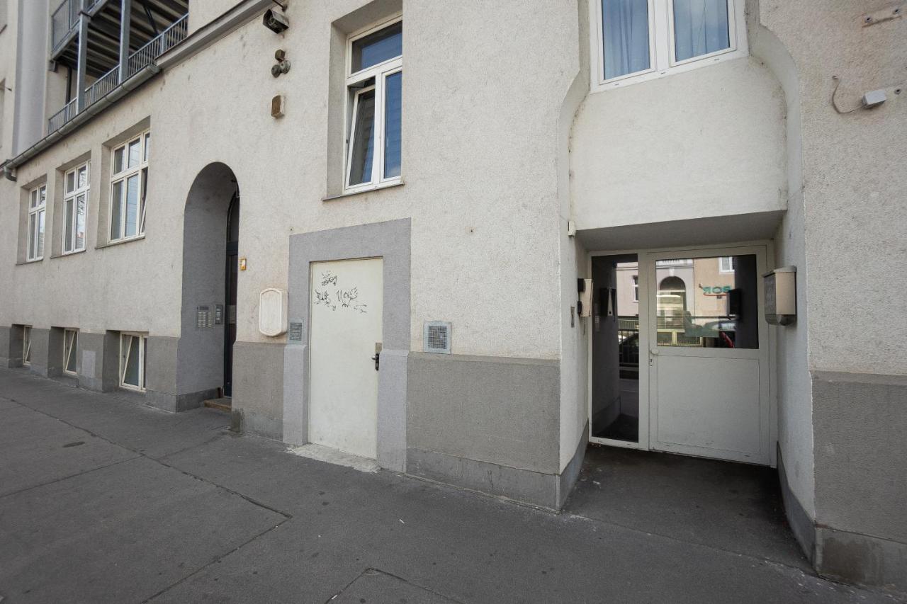 Spacious Apartment With Huge Shared Terrace And Grill Located Between City Centre And Donau River Vídeň Exteriér fotografie
